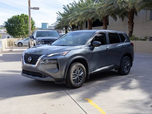 Used 2023 Nissan Rogue S FWD image 8