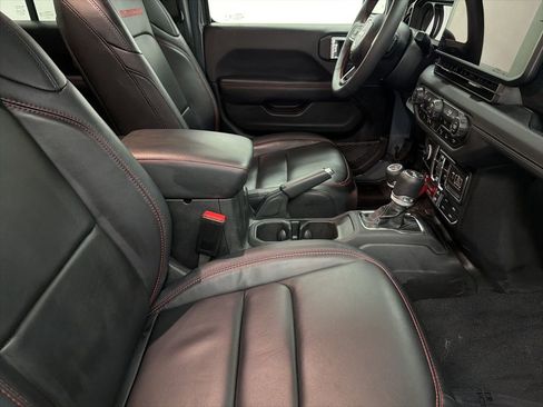 Used 2024 Jeep Wrangler Unlimited Rubicon image 31