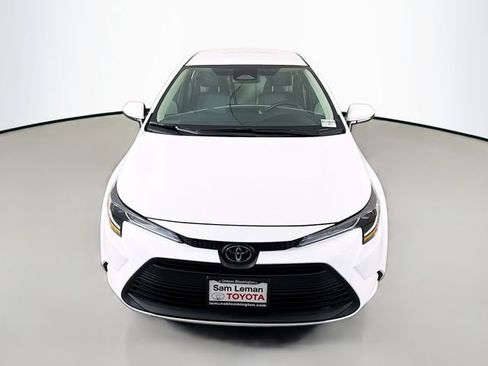New 2026 Toyota Corolla LE image 2