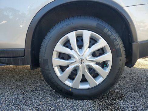 Certified 2019 Nissan Rogue S image 25