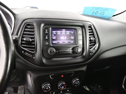 Used 2018 Jeep Compass Latitude w/ Cold Weather Group AWD/4WD image 25