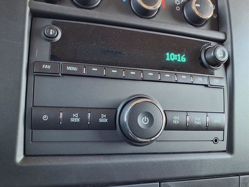 Used 2025 Chevrolet Express 3500 LT w/ LT Preferred Equipment Group image 3