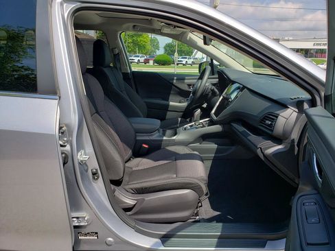 Used 2025 Subaru Outback Premium AWD/4WD image 18