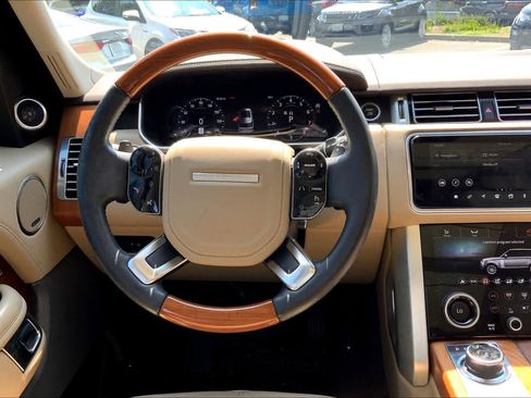 Used 2019 Land Rover Range Rover Supercharged image 5