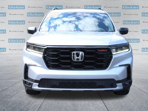Used 2025 Honda Pilot TrailSport image 2