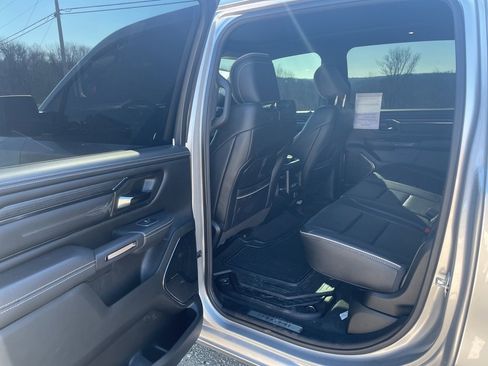 Used 2024 RAM 1500 Limited image 11