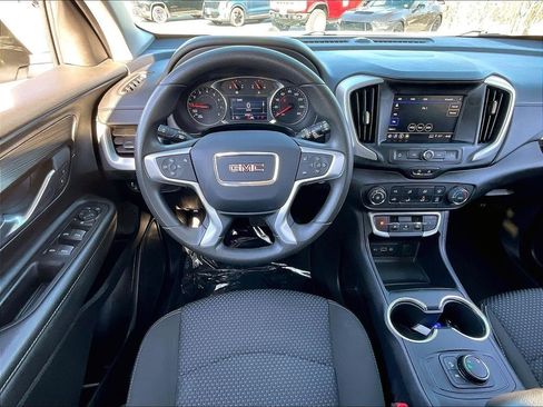 Used 2024 GMC Terrain SLE AWD/4WD image 16
