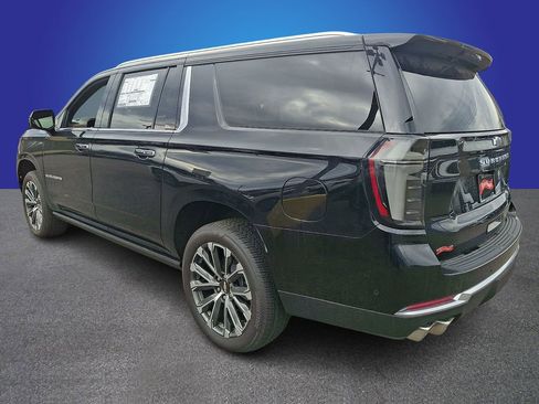 New 2026 Chevrolet Suburban High Country AWD/4WD image 4