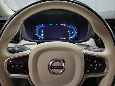 Used 2023 Volvo XC60 B5 Plus FWD image 15