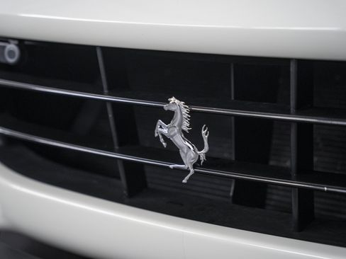 Used 2021 Ferrari Portofino RWD image 15