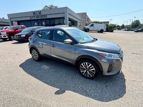 Used 2023 Nissan Kicks SV FWD image 37
