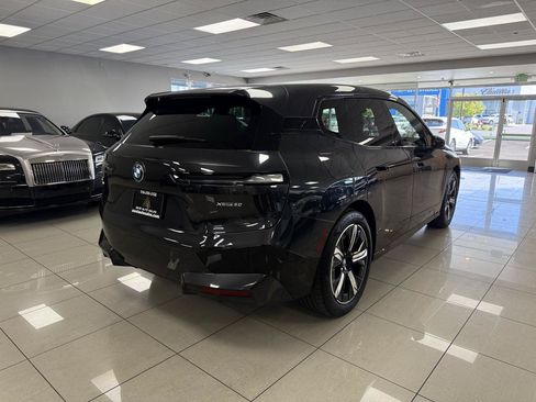 Used 2022 BMW iX xDrive50 w/ Premium Package AWD/4WD image 6