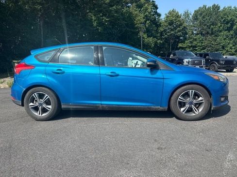 Used 2016 Ford Focus SE FWD image 6