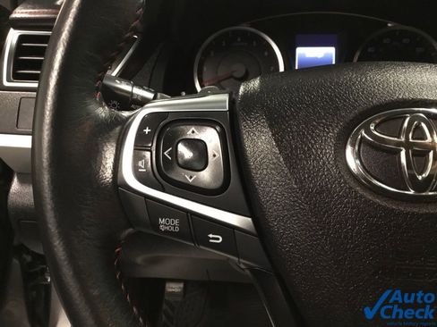 Used 2017 Toyota Camry SE w/ Moonroof Package image 46