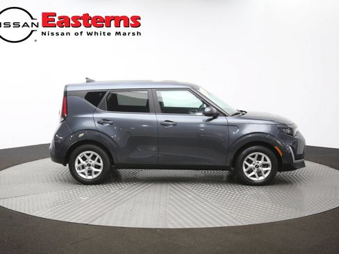 Used 2023 Kia Soul LX w/ LX Technology Package FWD image 42