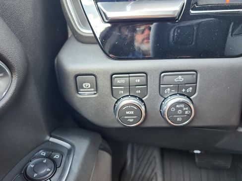 New 2026 GMC Sierra 1500 Elevation image 20