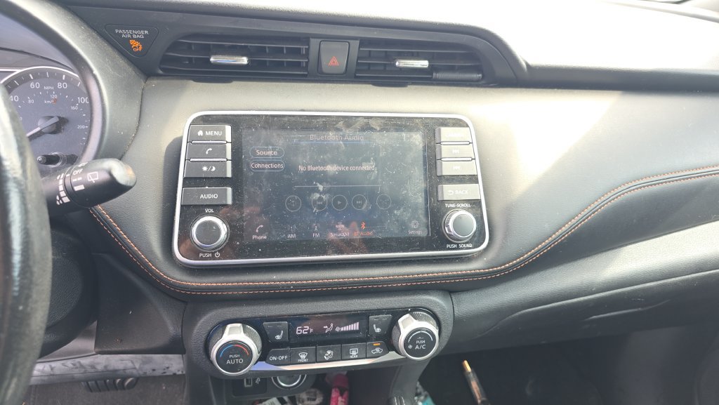 Used 2020 Nissan Kicks SR w/ SR Premium Package FWD image 17