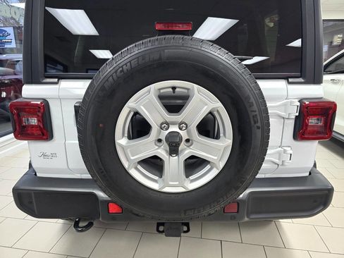 Used 2022 Jeep Wrangler Unlimited Sport image 11