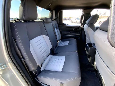 Used 2024 Toyota Tacoma TRD Sport image 19