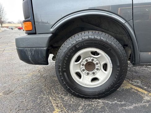 Used 2016 Chevrolet Express 2500 image 16