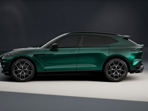 Used 2026 Aston Martin DBX 707 AWD/4WD image 3