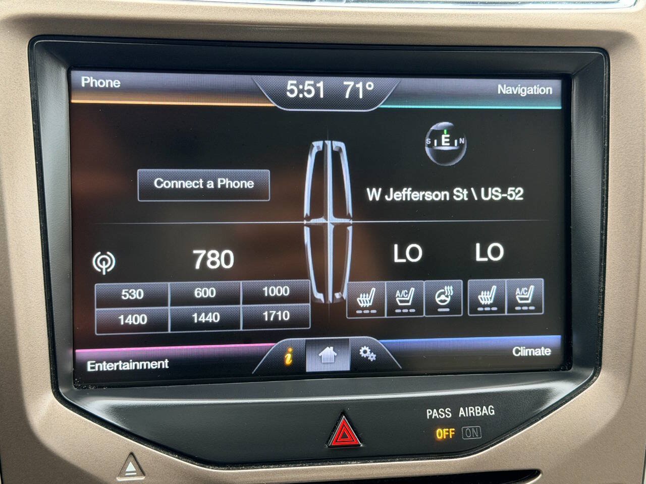 Used 2014 Lincoln MKX AWD w/ Equipment Group 102A image 38
