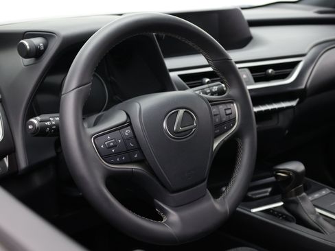 Used 2021 Lexus UX 200 w/ Accessory Package (Z2) FWD image 17