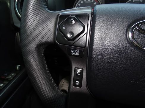 Used 2023 Toyota Tacoma TRD Off-Road w/ Technology Package AWD/4WD image 19