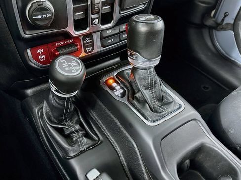 Used 2024 Jeep Wrangler Unlimited Rubicon 4xe AWD/4WD image 22