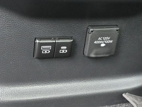 Used 2024 Toyota Tundra Limited AWD/4WD image 22