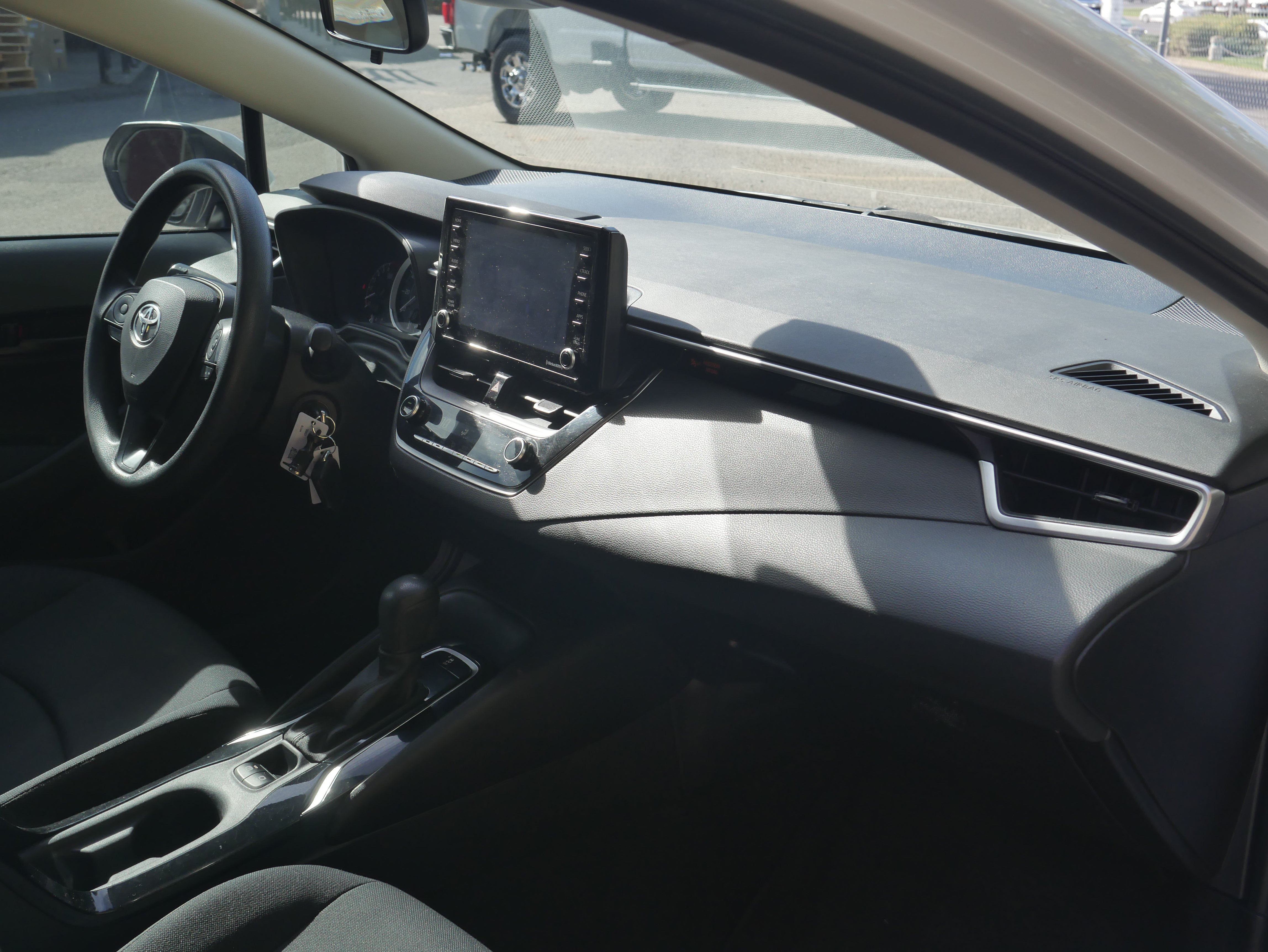Used 2022 Toyota Corolla LE FWD image 16