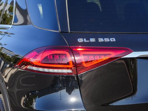 Used 2021 Mercedes-Benz GLE 350 4MATIC image 11