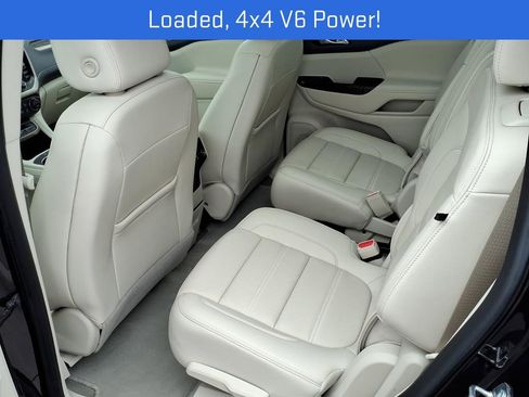 Certified 2023 GMC Acadia Denali w/ Denali Ultimate Package AWD/4WD image 17