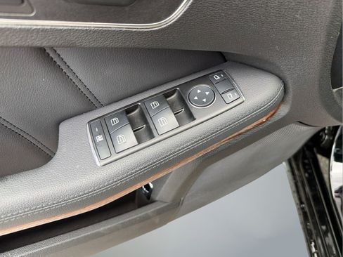 Used 2013 Mercedes-Benz E 350 Sedan image 24