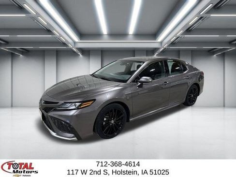 Used 2024 Toyota Camry XSE FWD image 4