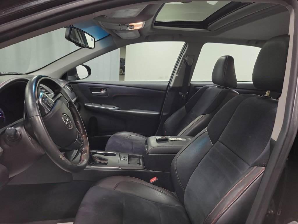 Used 2016 Toyota Camry XSE w/ Moonroof Package FWD image 15
