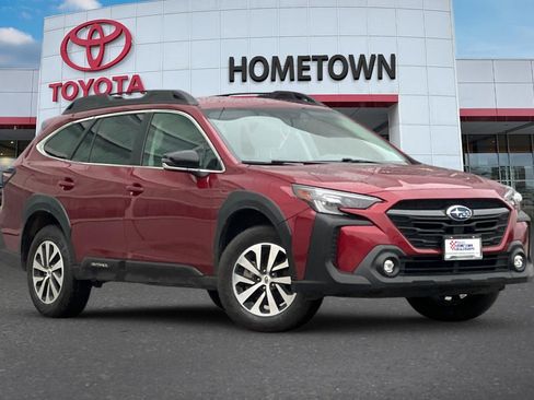 Used 2024 Subaru Outback Premium image 2