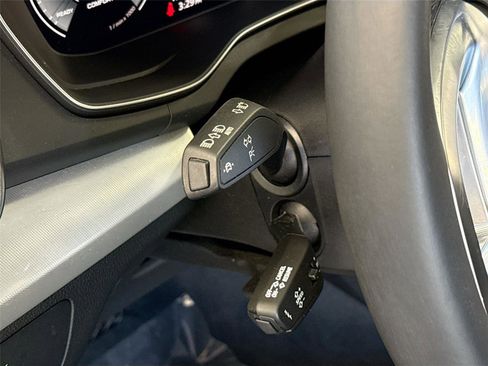 Certified 2025 Audi Q5 2.0T Premium AWD/4WD image 10