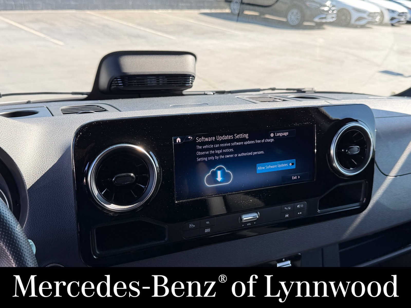 Used 2025 Mercedes-Benz Sprinter 2500 image 22