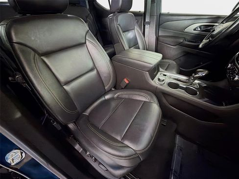 Used 2022 Chevrolet Traverse LT w/ LT Premium Package AWD/4WD image 30