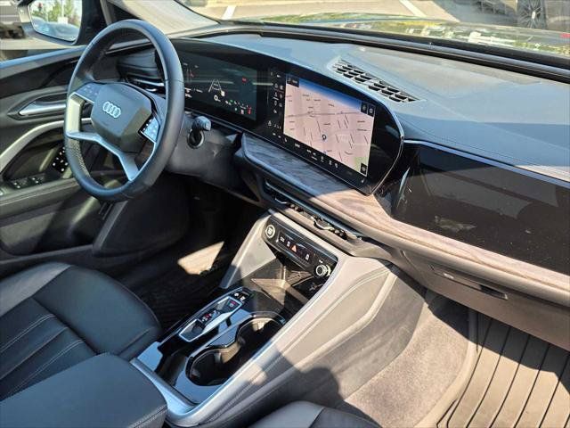 Used 2025 Audi Q5 Premium w/ Convenience Package AWD/4WD image 11