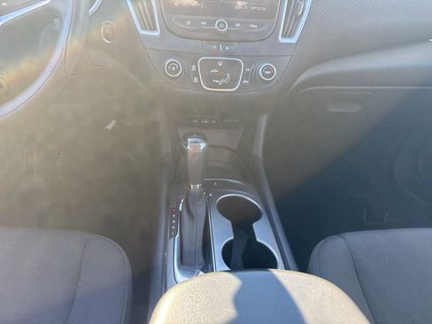 Used 2020 Chevrolet Malibu LS image 12