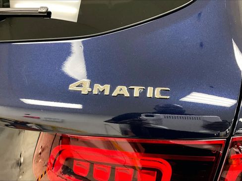 Used 2022 Mercedes-Benz GLC 300 4MATIC image 10