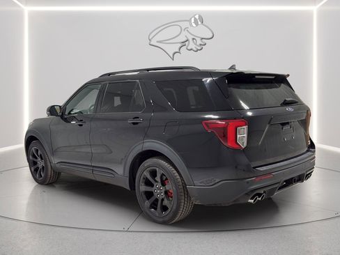 Used 2022 Ford Explorer ST w/ Equipment Group 401A image 4