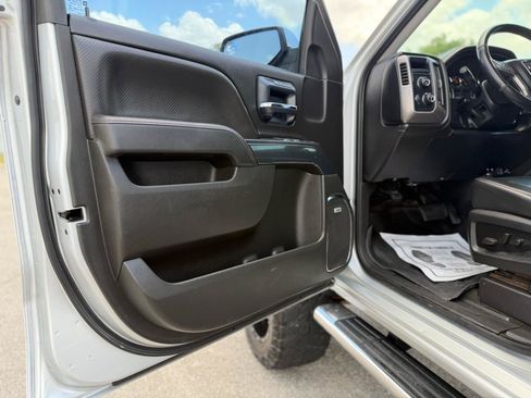 Used 2014 GMC Sierra 1500 SLT w/ All-Terrain Package AWD/4WD image 9