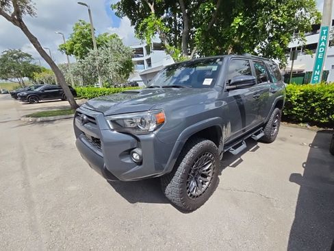 Used 2024 Toyota 4Runner TRD Off-Road AWD/4WD image 10
