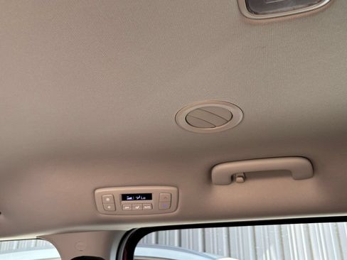 Used 2026 Kia Carnival FWD image 24