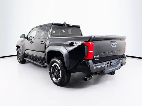 Used 2024 Toyota Tacoma TRD Off-Road AWD/4WD image 9