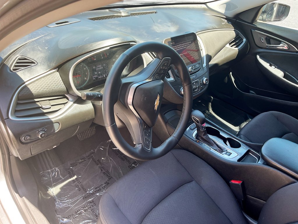 Used 2024 Chevrolet Malibu RS FWD image 11