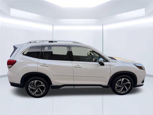 Used 2022 Subaru Forester Touring AWD/4WD image 4